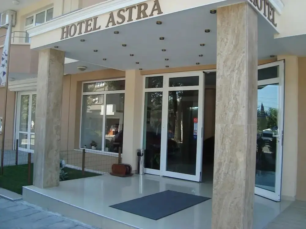Равда: Hotel Astra