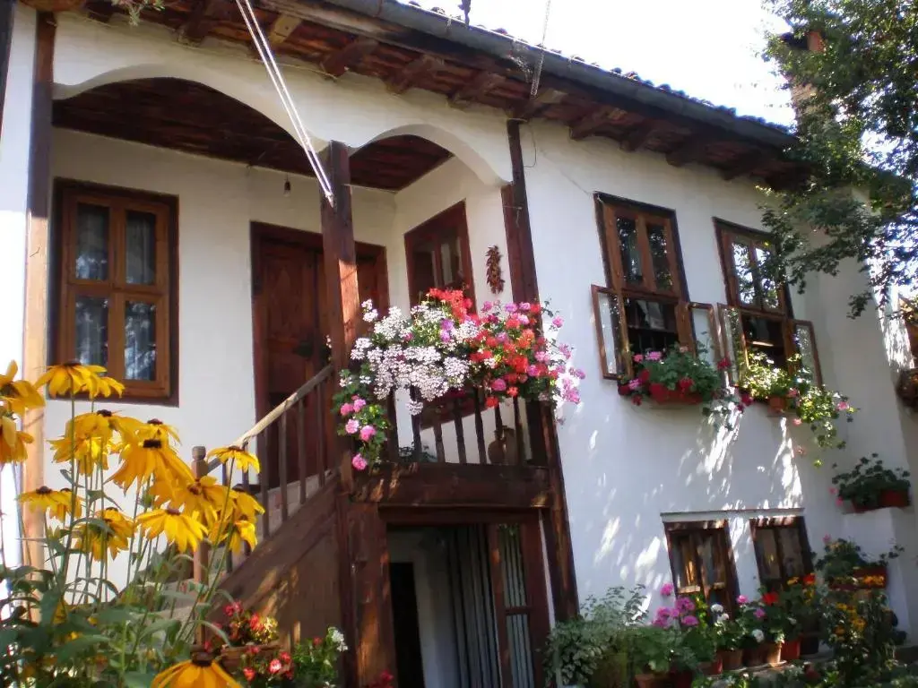 Калофер: Tsutsovi House