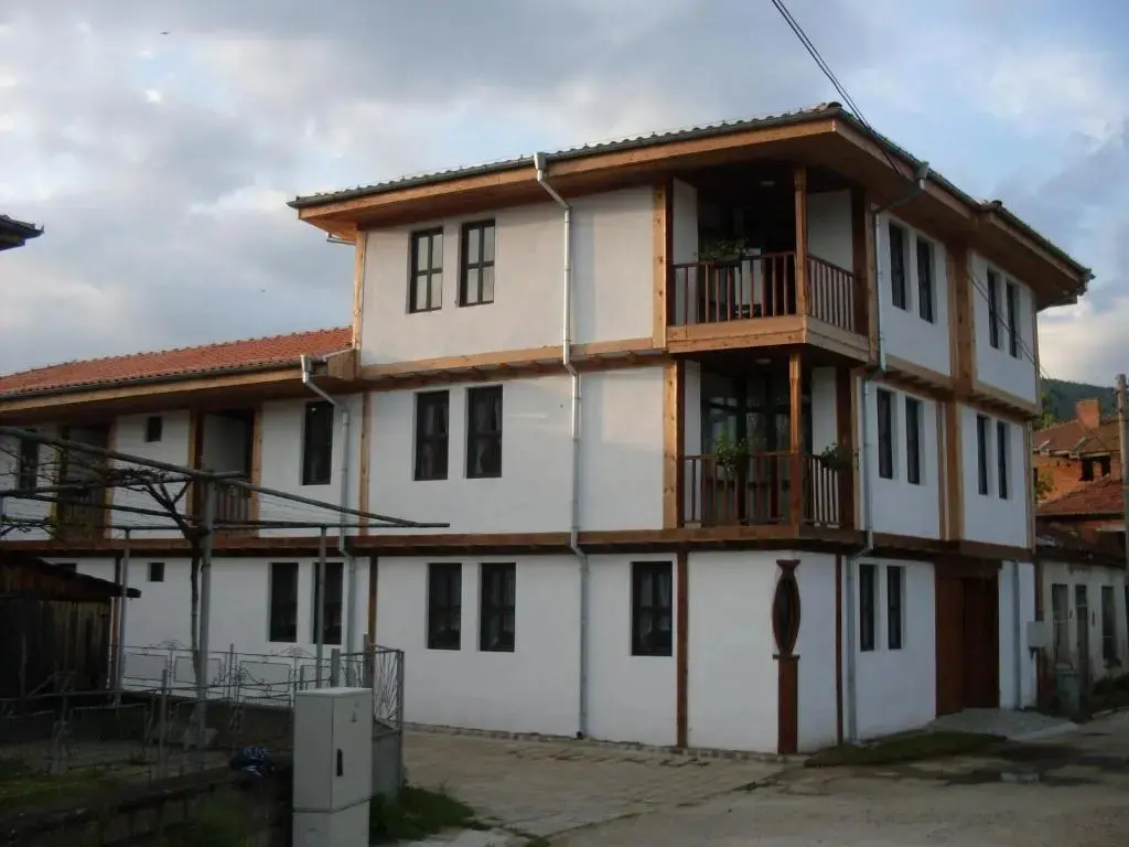 Калофер: Tsutsovi House
