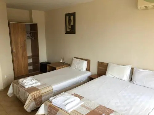 Приморско: Guest House Yug