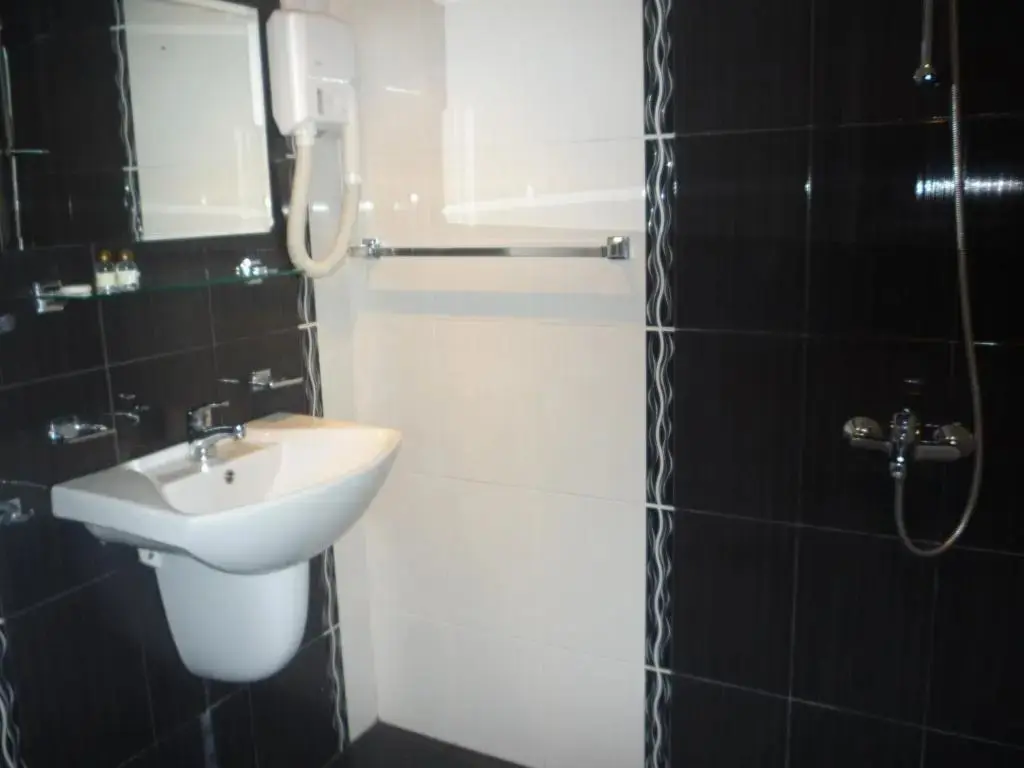 Велико Тырново: Hotel Priyateli