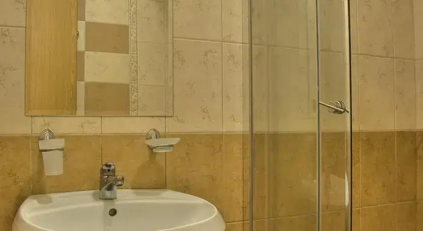 Солнечный берег: PMG Royal Sun Apartments