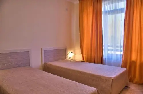 Солнечный берег: PMG Royal Sun Apartments