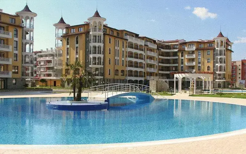 Солнечный берег: PMG Royal Sun Apartments