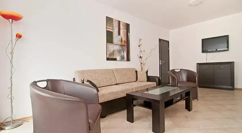 Солнечный берег: PMG Laguna Apartments
