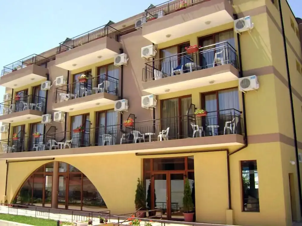 Family Hotel Kandrovi — фото 1