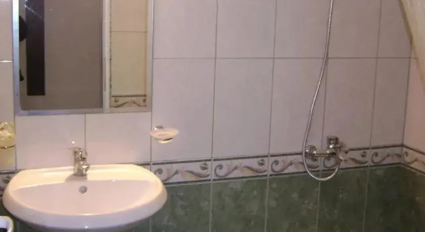 Созополь: Family Hotel Kandrovi