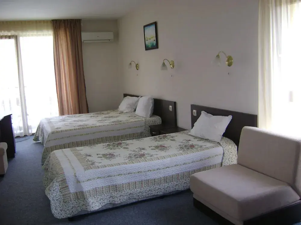 Созополь: Family Hotel Kandrovi