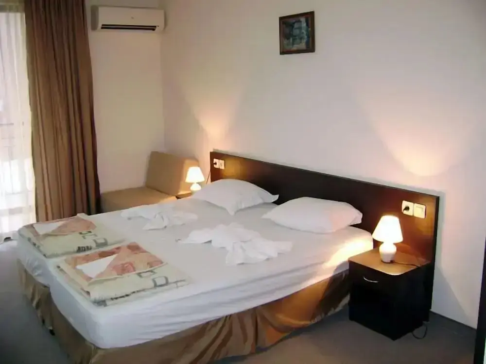 Созополь: Family Hotel Kandrovi