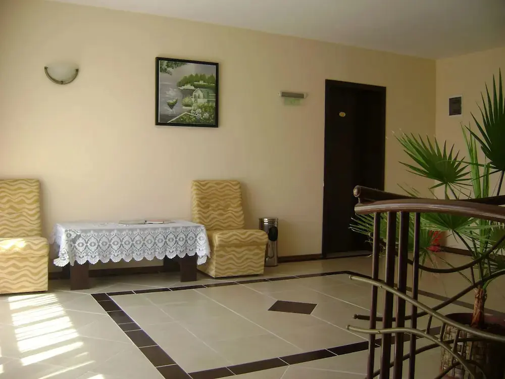 Созополь: Family Hotel Kandrovi