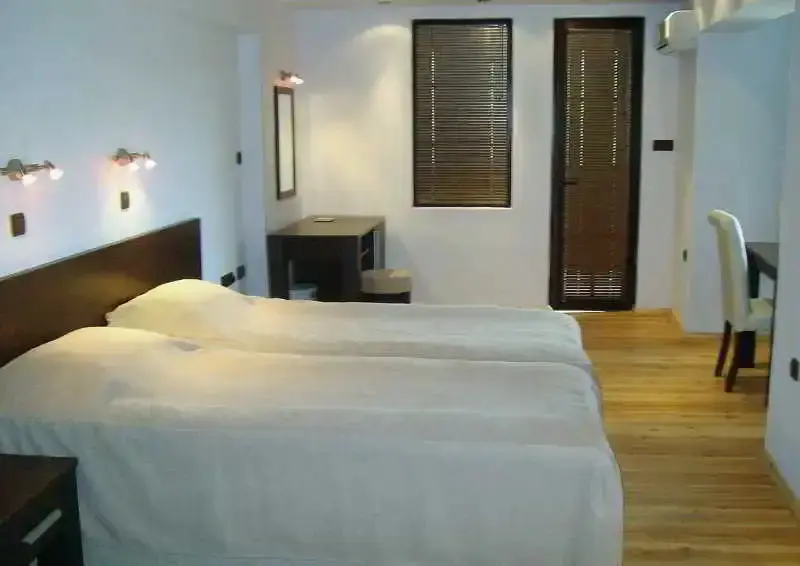 Велико Тырново: Minotel Rashev