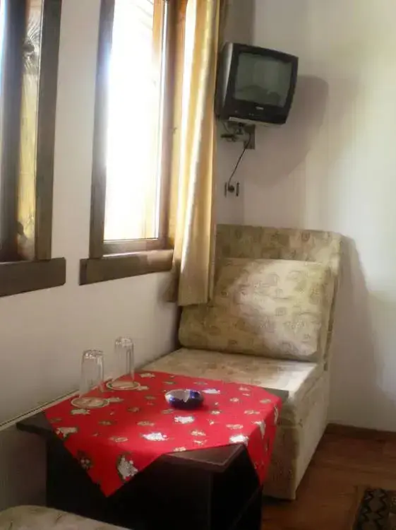 Калофер: Family Hotel George