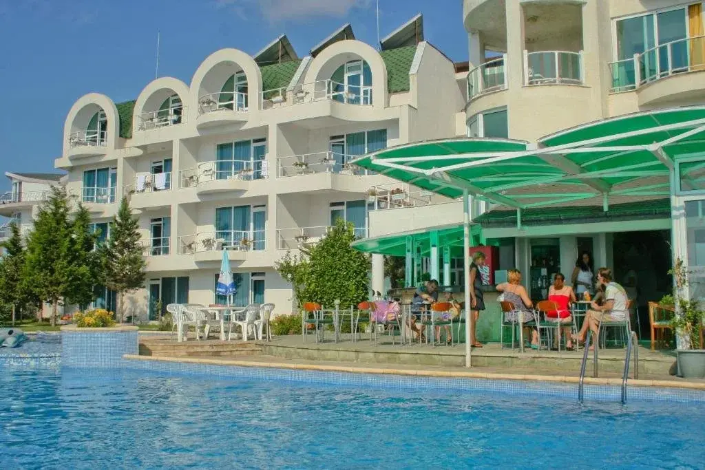 Равда: Peter Hotel 