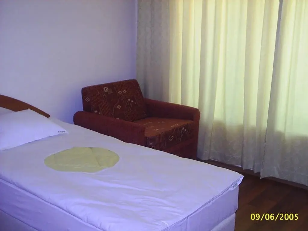 Китен: Hotel Kiparis