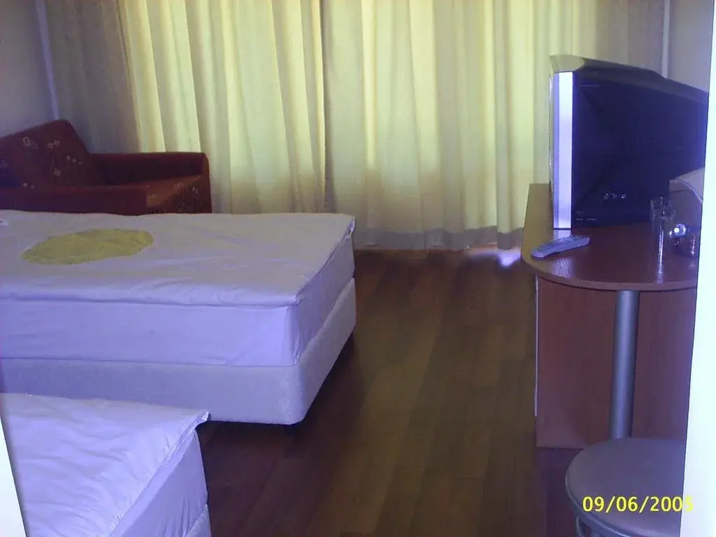 Китен: Hotel Kiparis