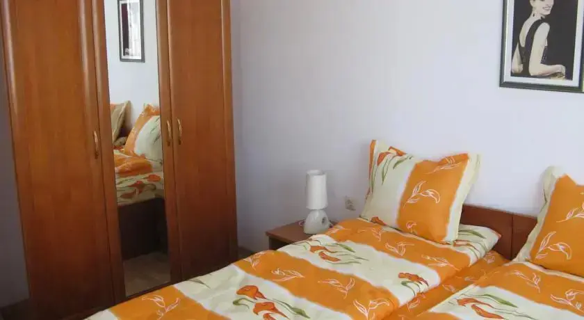 Солнечный берег: Hermes Apartments