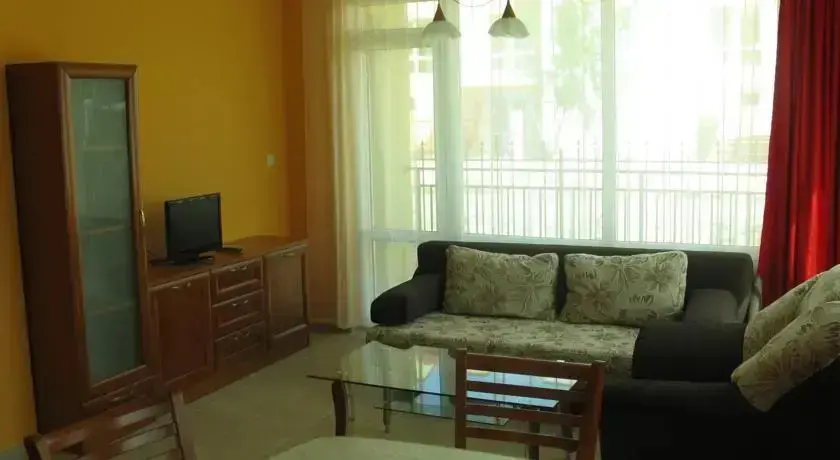Солнечный берег: Hermes Apartments