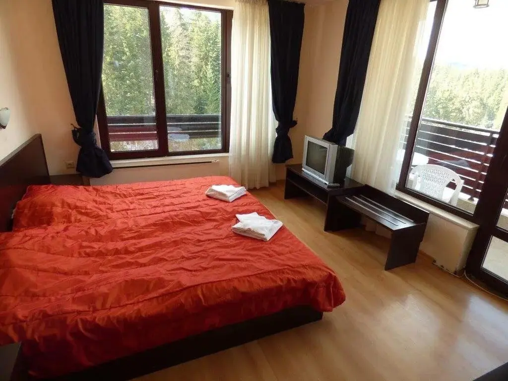Пампорово: Hotel Ela - UTB P. Hilendarski