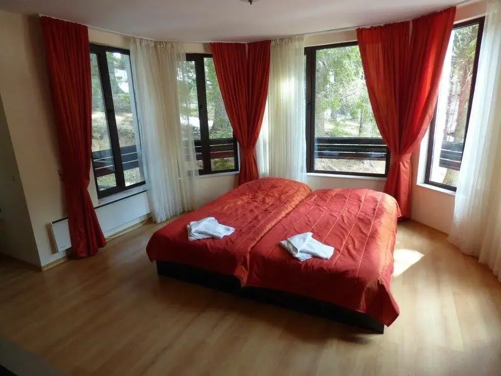 Пампорово: Hotel Ela - UTB P. Hilendarski
