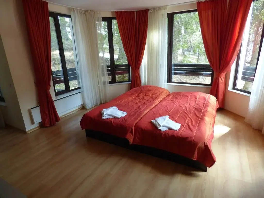 Пампорово: Hotel Ela - UTB P. Hilendarski
