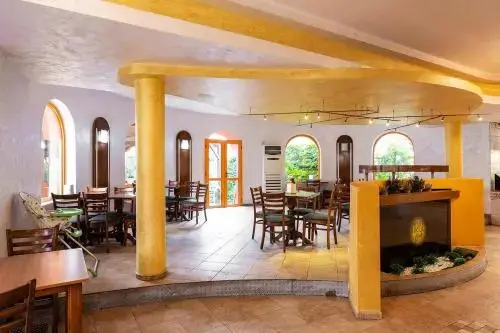 Солнечный берег: Family Hotel Breza