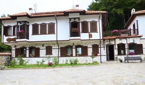 Family Hotel Dinchova kushta — фото 1