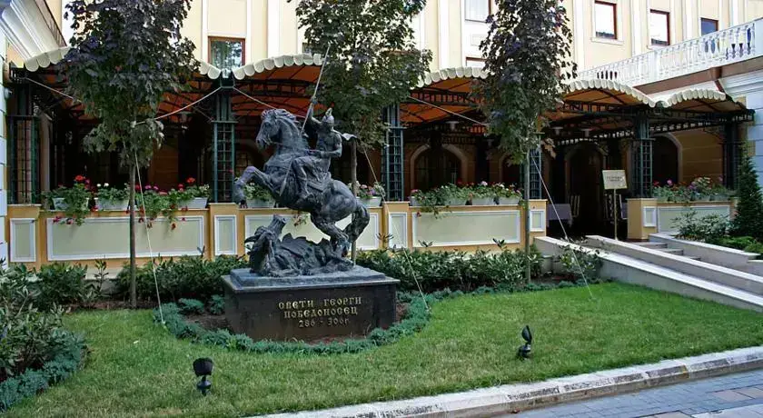 Danube Hotel — фото 1