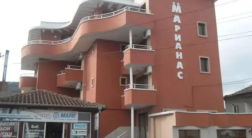 Обзор: Marianas Hotel