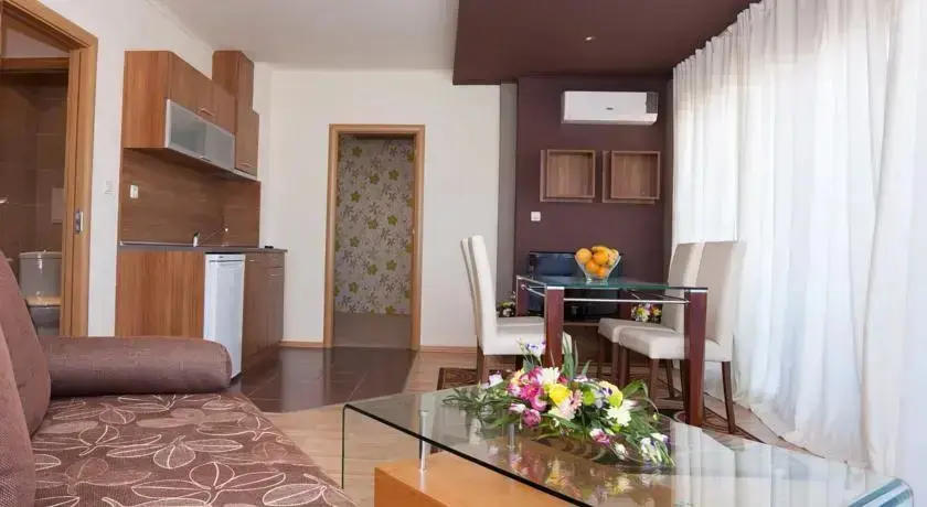 Солнечный берег: Pacific 3 Apartments
