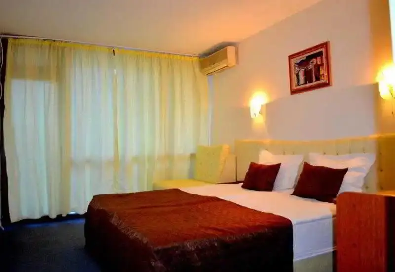Sunshine Pearl Hotel — фото 1