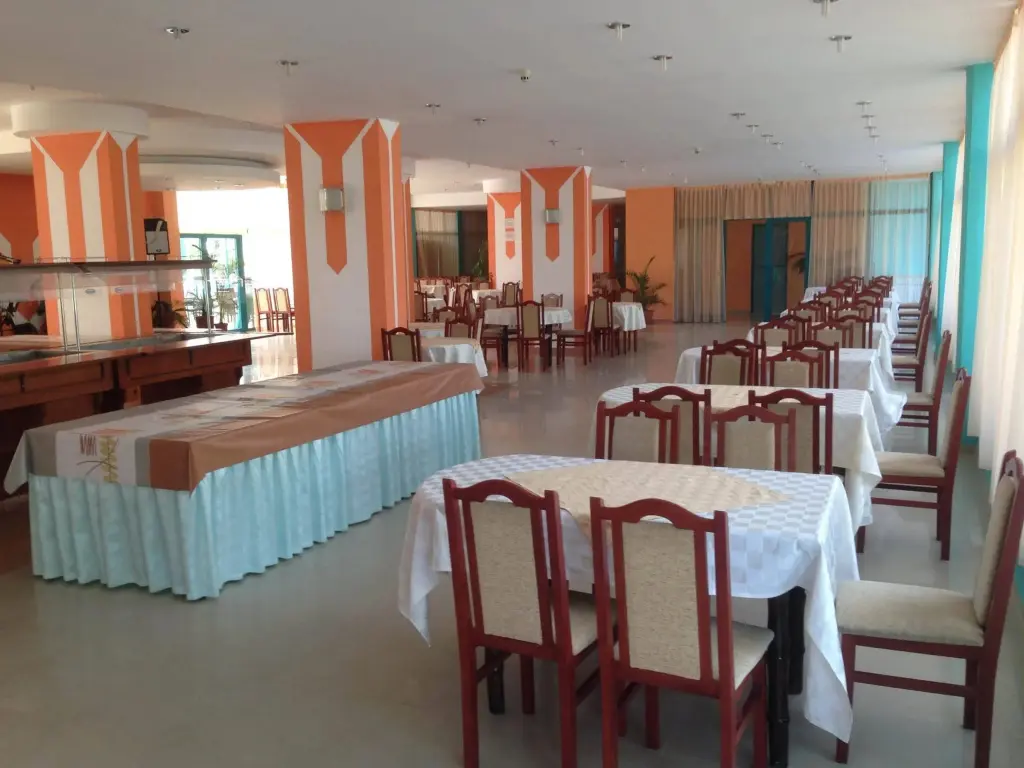 Солнечный берег: Zefir Hotel