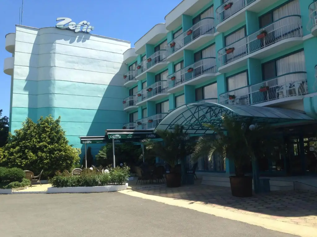 Солнечный берег: Zefir Hotel