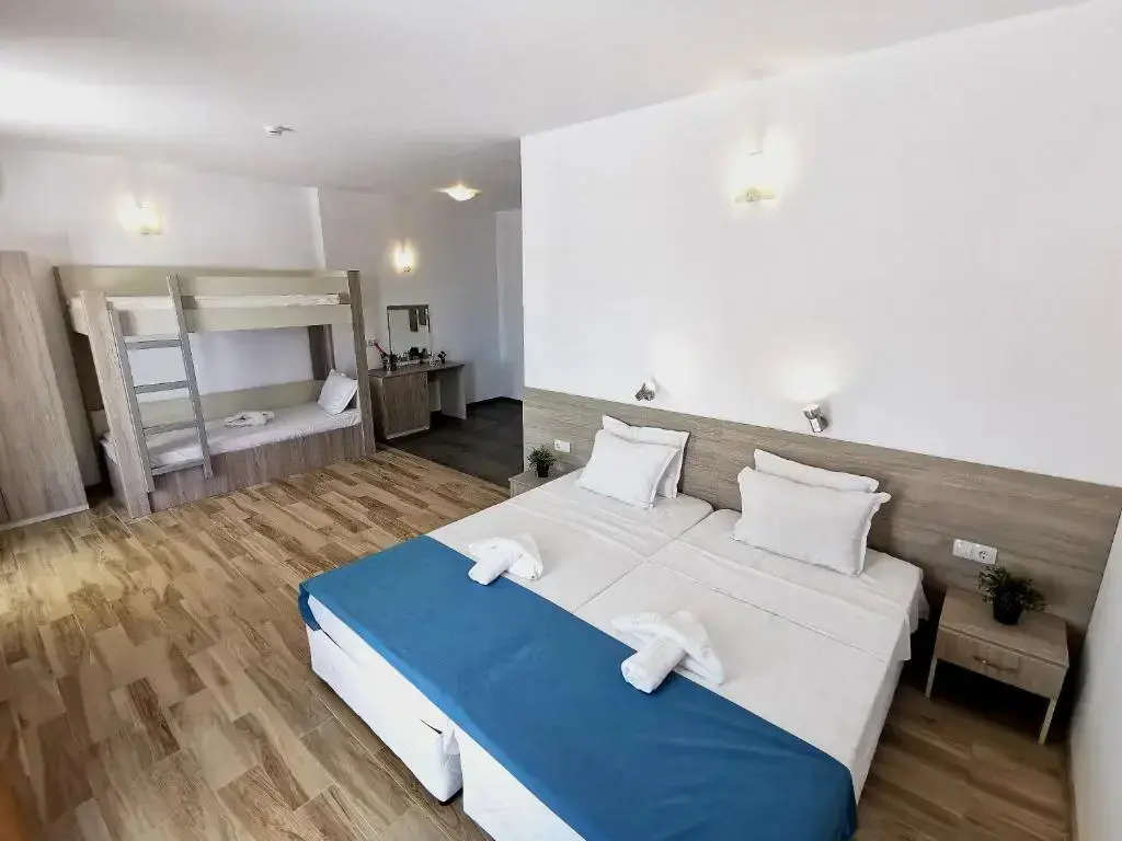 Солнечный берег: Hotel Largo