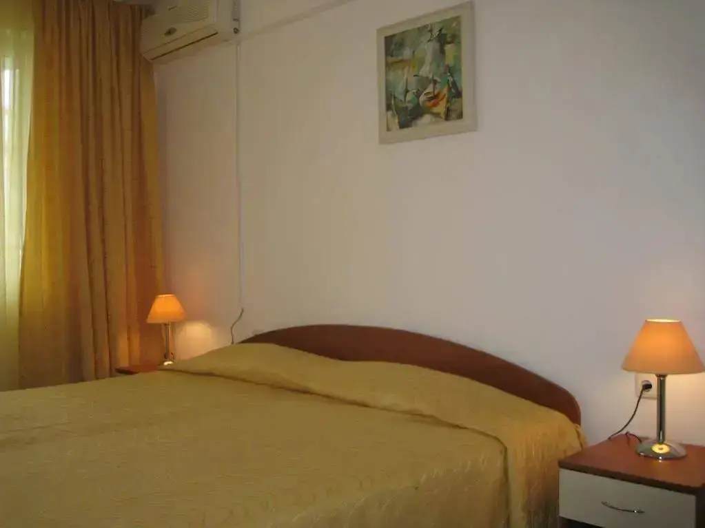 Китен: Hotel Lotos