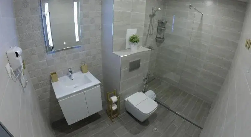 Китен: Hotel Lotos