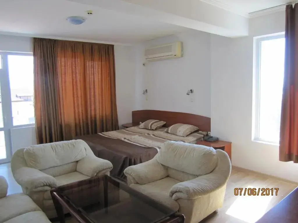 Несебр: Night Panorama