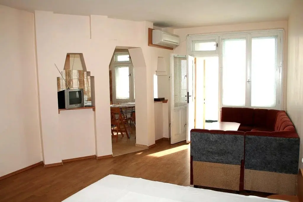 Поморие: Evi Apartments 1