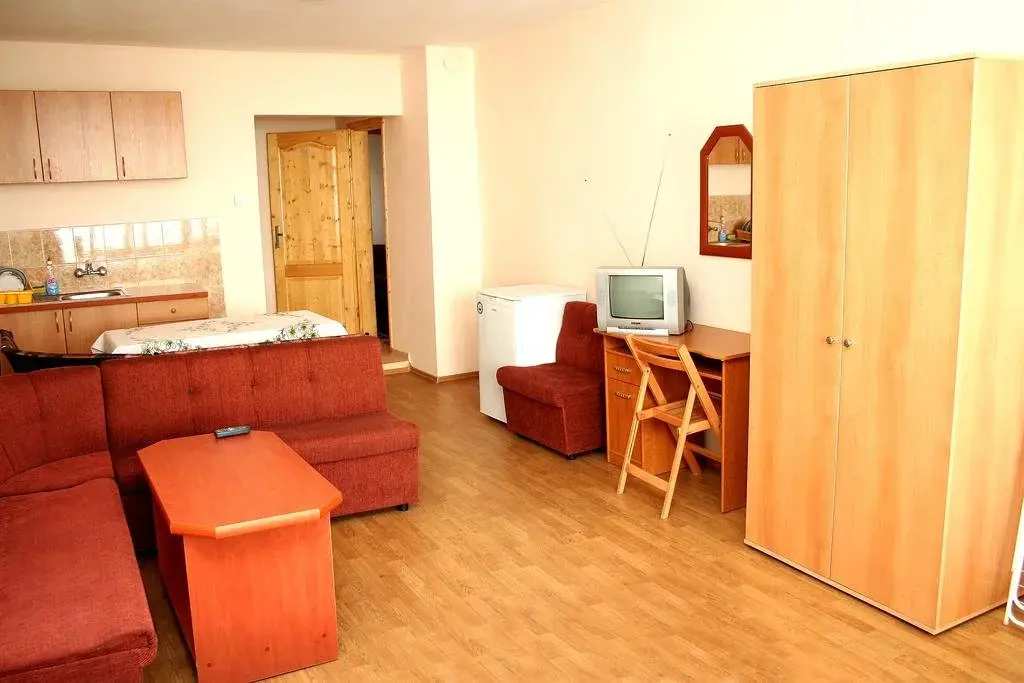 Поморие: Evi Apartments 1