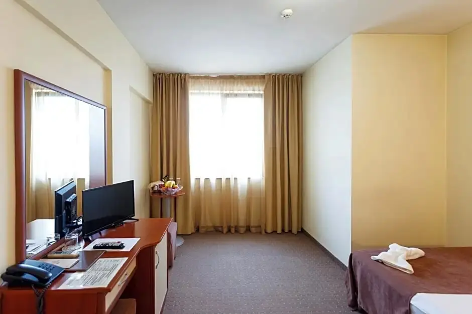 София: Nadejda Hotel