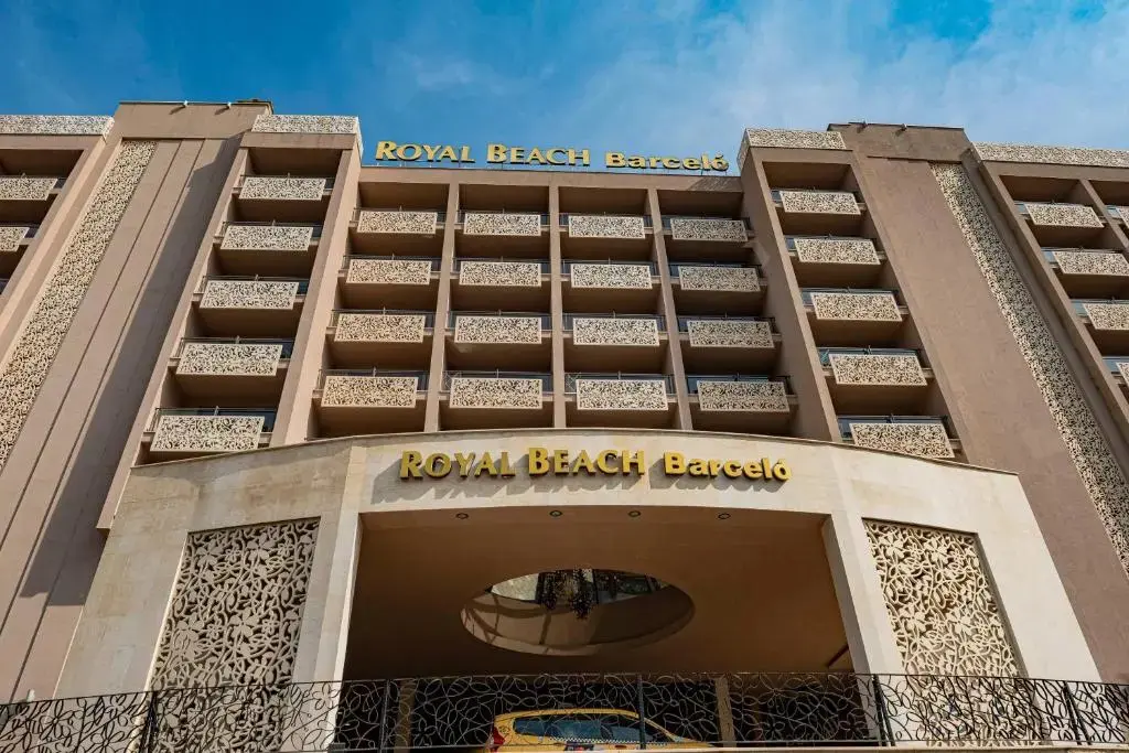 Солнечный берег: Menada Apartments in Royal Beach Resort