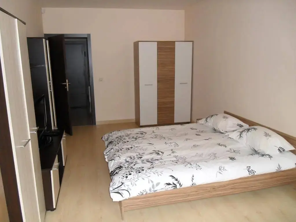 София: Central & South Park Apartments