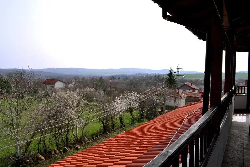 Петревене: Guest House Kontrasti