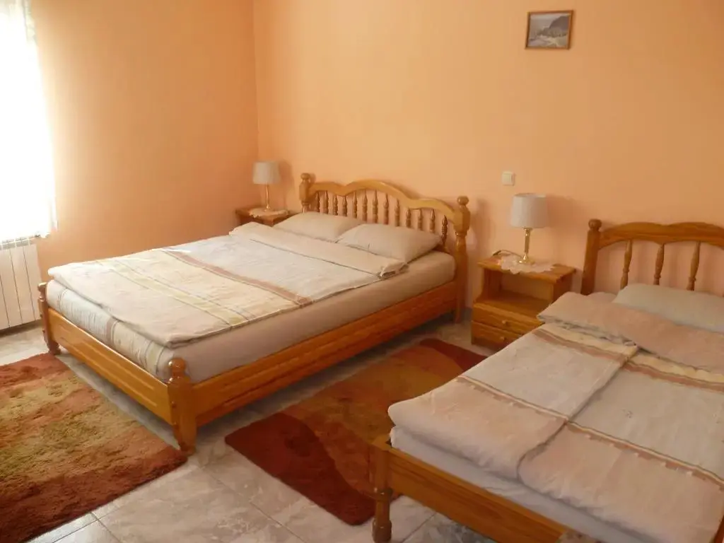 София: Yaneva Hotel