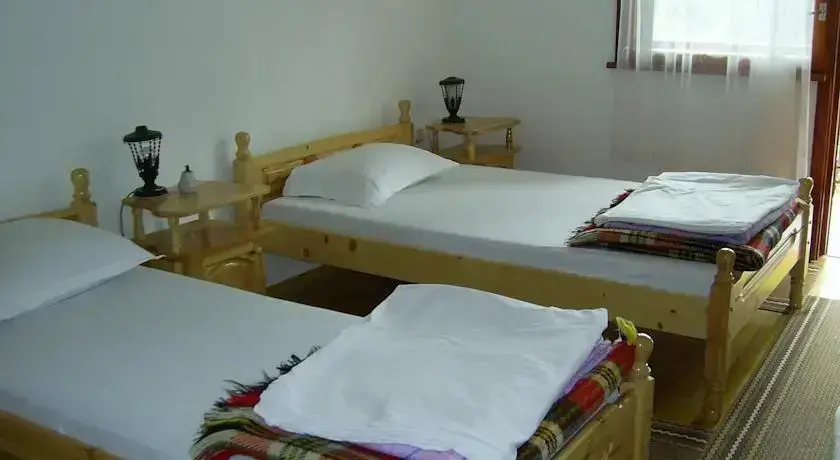 Батак: Family Hotel Shisharka