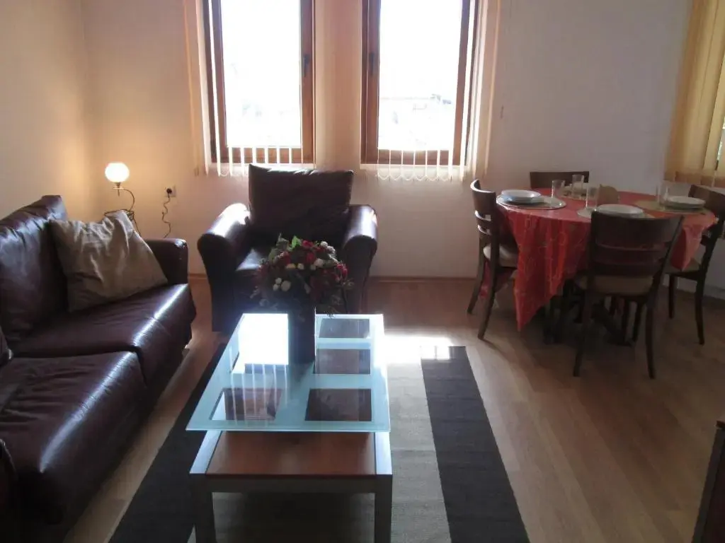 Банско: Edelweiss Park Complex Alexander Services Apartments