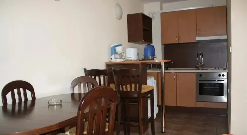 Банско: Two-Bedroom Apartment in Bojurland