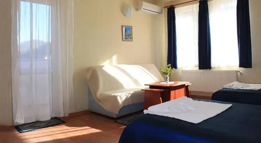 Ардино: Family Hotel Flora