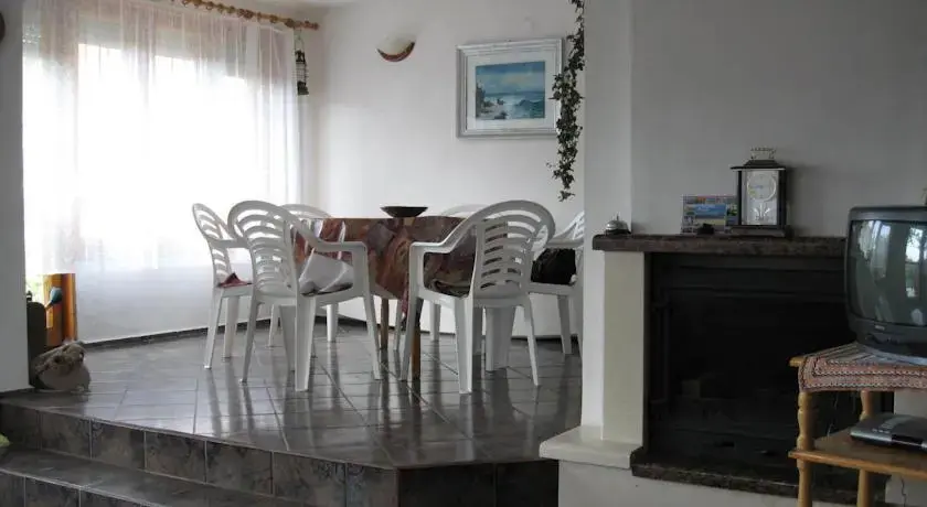 Созополь: Guest House Viara