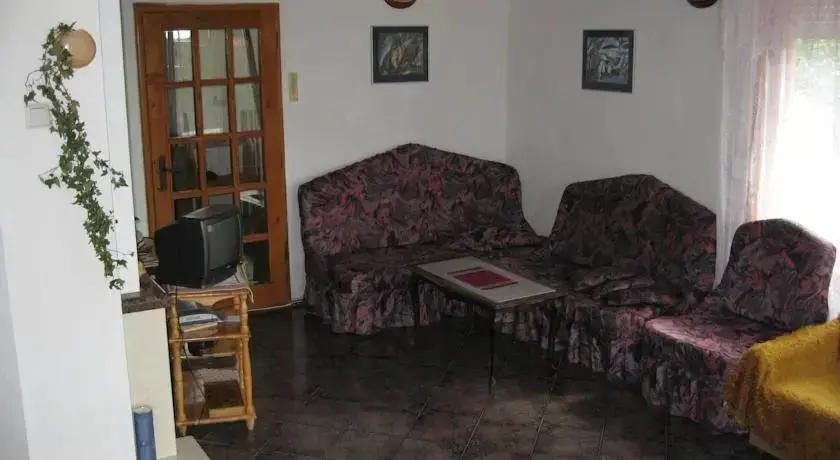 Созополь: Guest House Viara