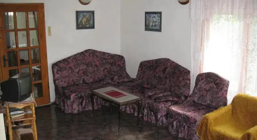 Созополь: Guest House Viara